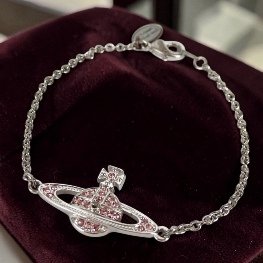Vivienne Westwood Signature Bracelet ✨🤩